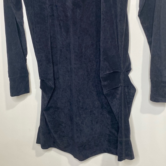 Velour long sleeve dress - Picture 2 of 3